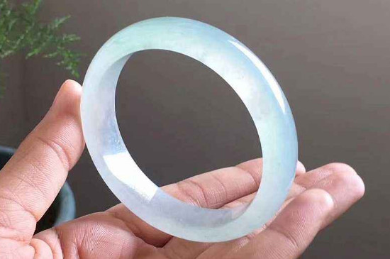 哪些人不适合戴玉