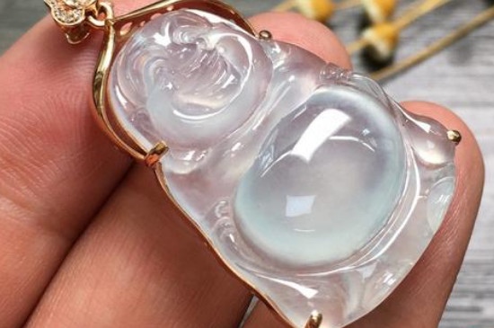 用紫光灯怎么看翡翠的真假