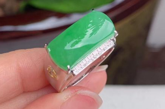 什么人不适合戴翡翠