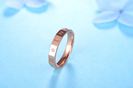 求婚戒指女生戴哪个手指