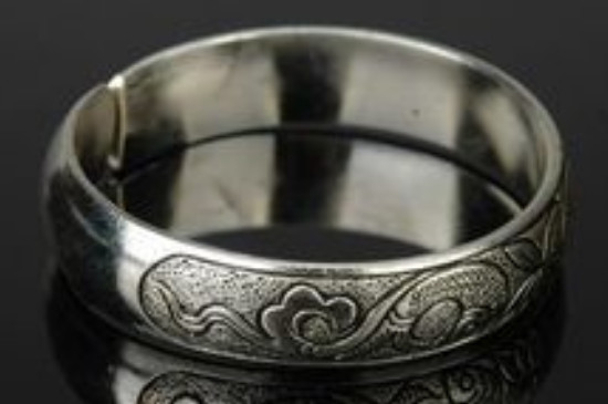 墨戎苗寨银是真是假