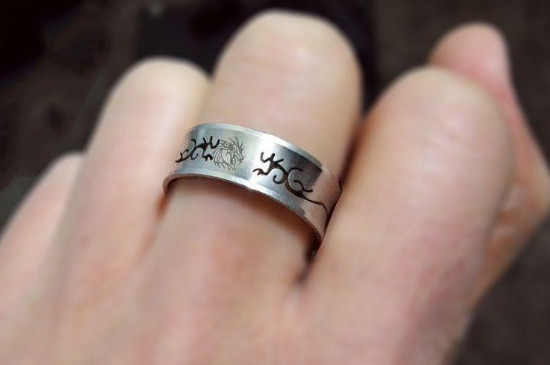 单身可以戴戒指中指吗