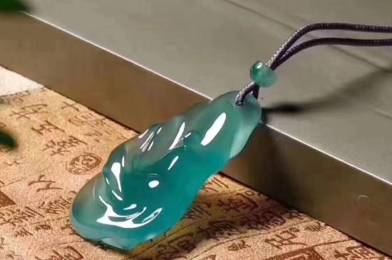 翡翠是怎么抛光的