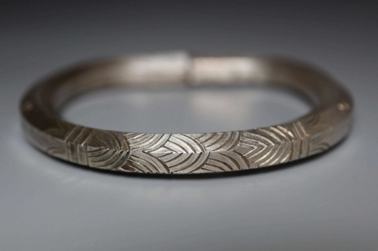 银手镯发黑怎么回事儿