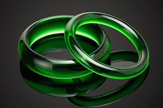 什么人适合戴翡翠