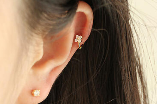 耳扣怎么戴上和取下