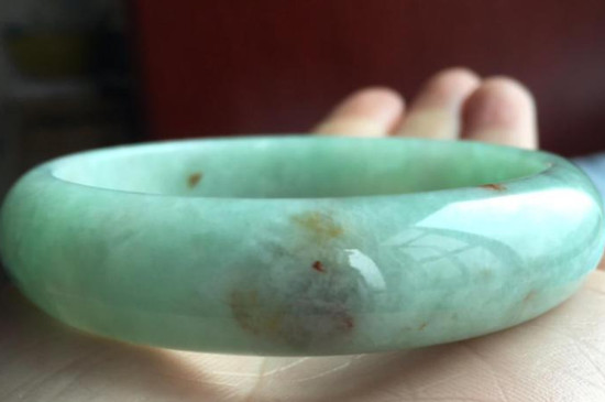 豆种翡翠与糯种翡翠的区别