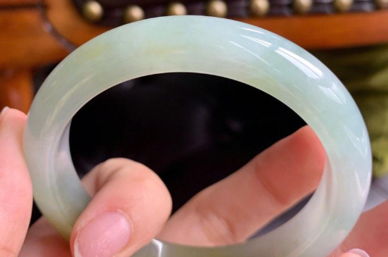 怎样区分玉和翡翠的好坏