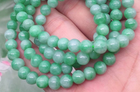 如何鉴别真假翡翠项链