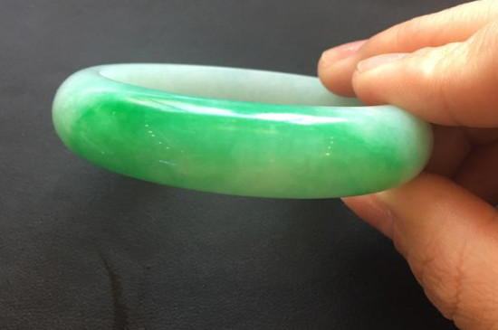 翡翠A货是不是玉