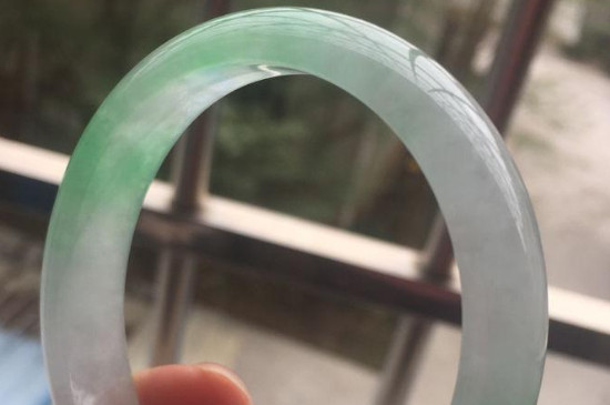 翡翠怎么看是不是合成的