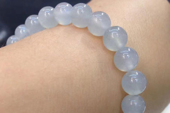 冰种属于玉还是翡翠