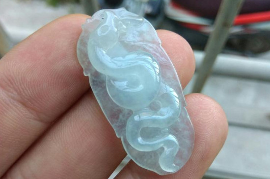 冰种属于玉还是翡翠