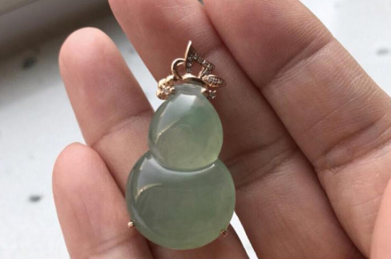 如何鉴定翡翠的真假和好坏