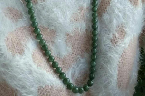 翡翠珠链怎么佩戴