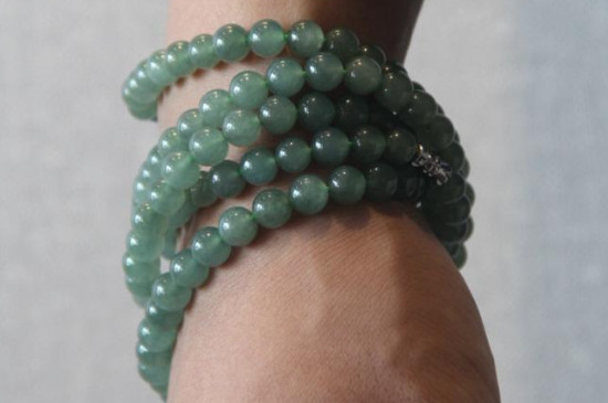 翡翠珠链怎么佩戴