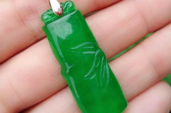 翡翠挂件如何保养可以上油吗