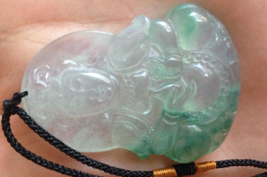 如何肉眼分辨翡翠a货b货