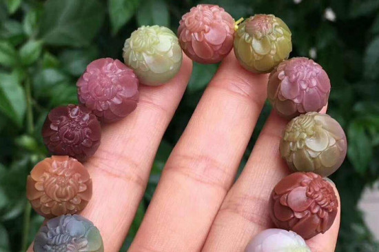 盐源玛瑙手串的功效与作用