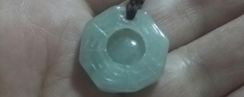 翡翠和玉的区别哪个养人