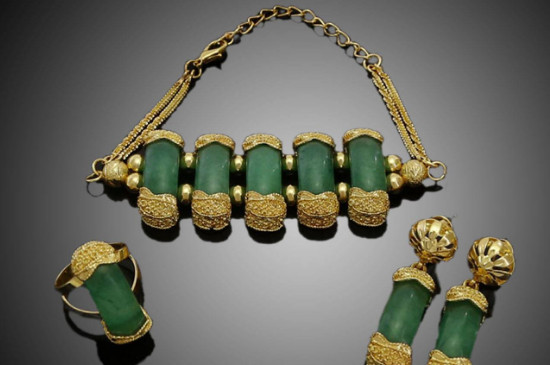 铜合金做的项链掉色吗