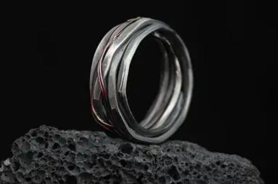 银戒指戴左手还是右手