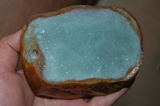 缅甸各场口翡翠原石特点