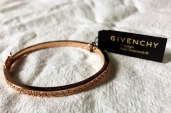 纪梵希手镯真假辨别