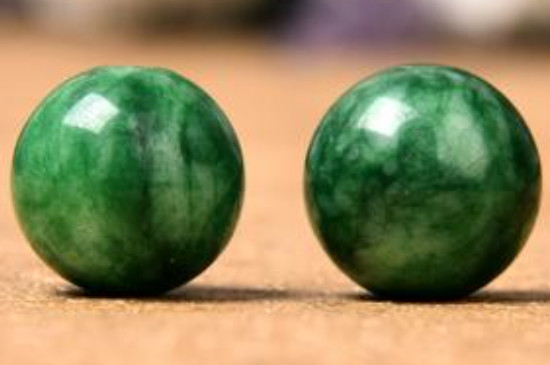 翡翠珠子怎么选择