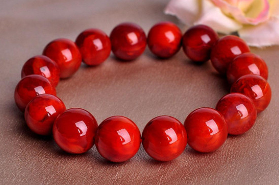 年轻人戴什么手串比较好，星月菩提手串/石榴石手串
