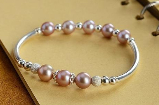 年轻人戴什么手串比较好，星月菩提手串/石榴石手串