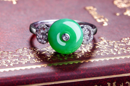 昆明最好的翡翠市场在哪里，世代景星珠宝城/翠湖