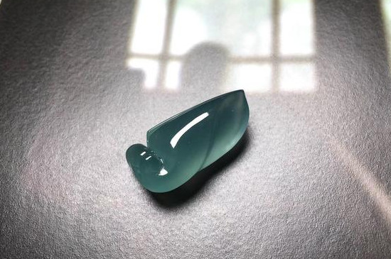 危料翡翠有绿色的吗