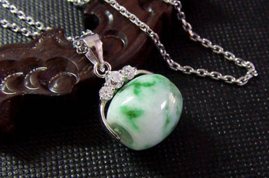 翡翠对人体到底有什么功效