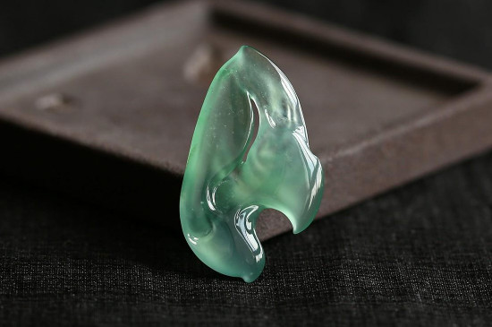 怎么鉴定翡翠的品质