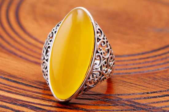 黄宝石的寓意和象征