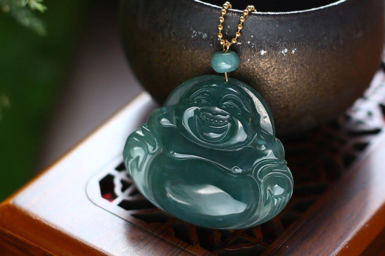 翡翠里有气泡是怎么回事