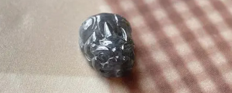 翡翠乌鸡种有什么寓意