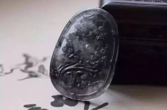 翡翠乌鸡种有什么寓意