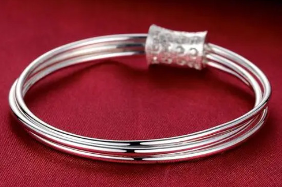 银手镯沾上84发黑怎么办