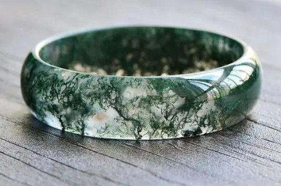 戴水草玛瑙好处和禁忌