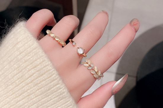 男生戒指的戴法图解左手