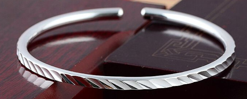 千足银手镯是纯银吗