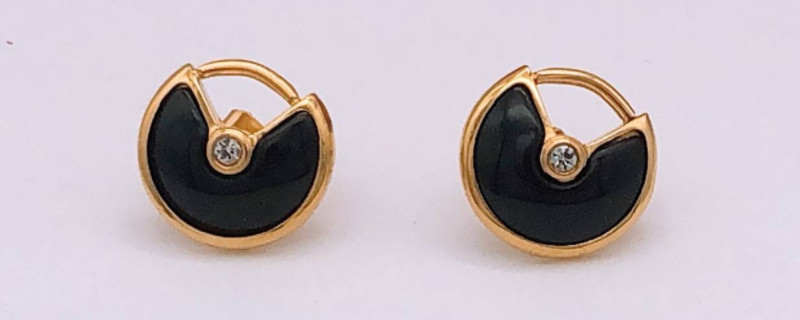 钛金属于黄金吗