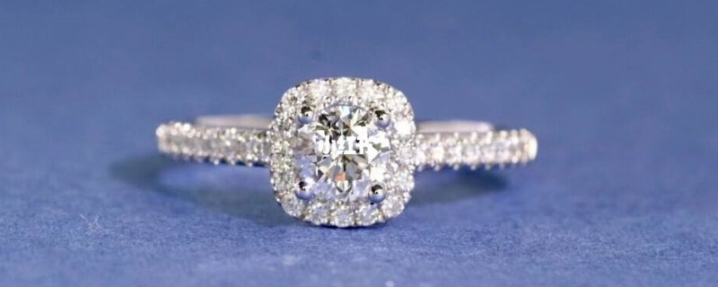 钻戒25分跟30分对比