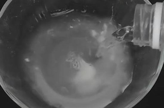 黄金变黑了怎么清洗