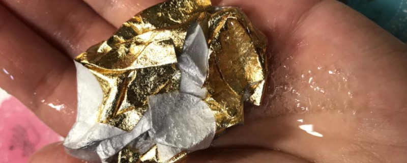 黄金变色了怎么清理