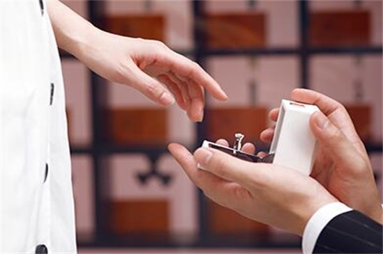 dr钻戒为啥那么贵