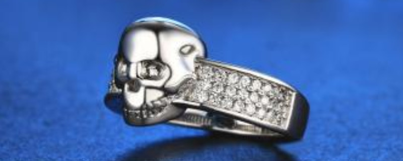 钻石不能和什么一起戴