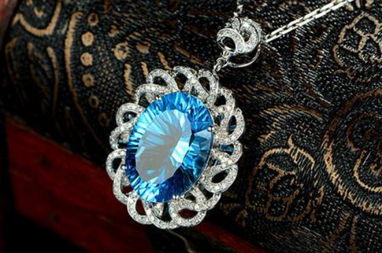 托帕石能用酒精擦吗